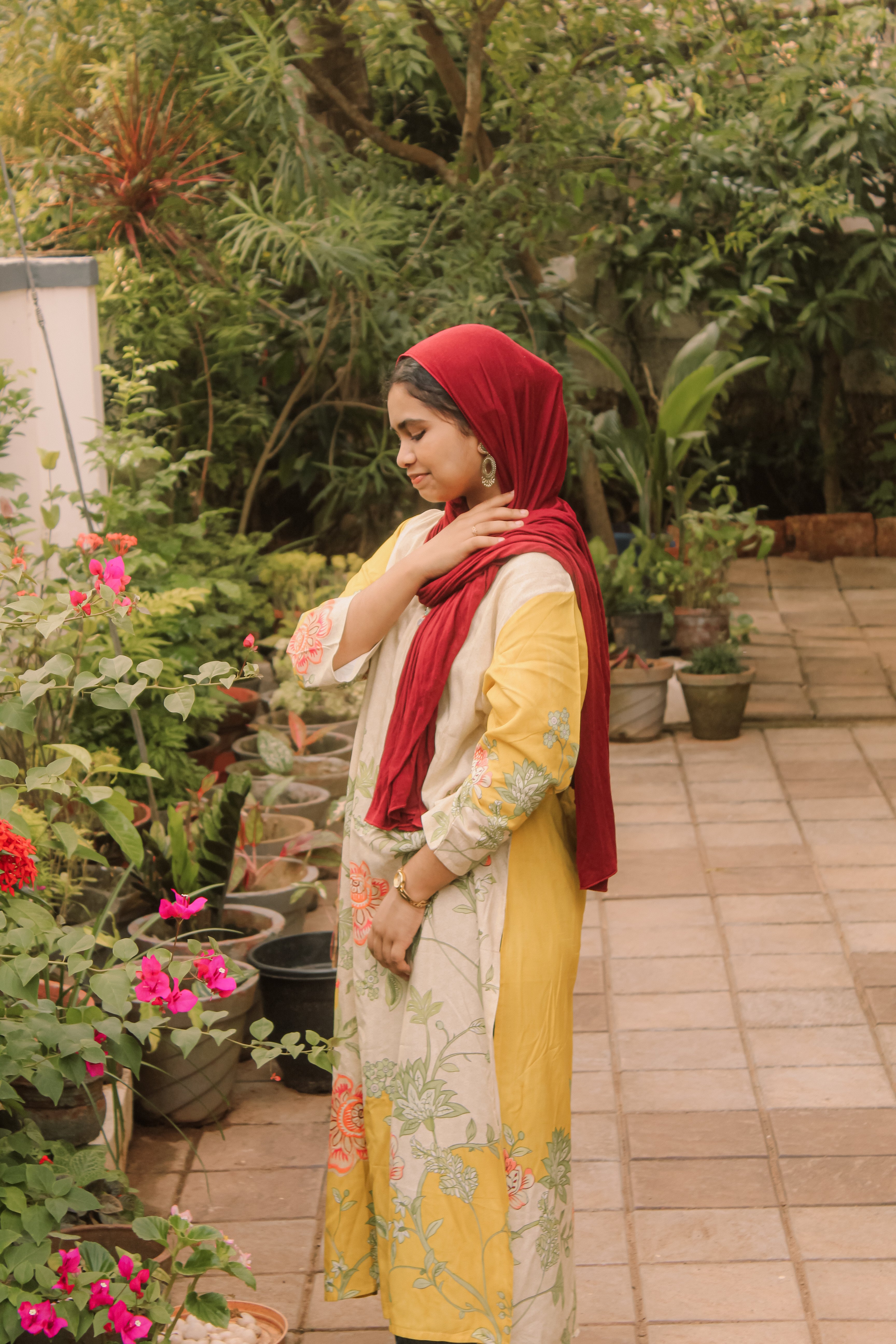 Elnore Women's Floral Long Top